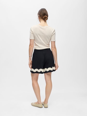 OBJECT Voľný strih Nohavice 'OBJMARICA' - Čierna