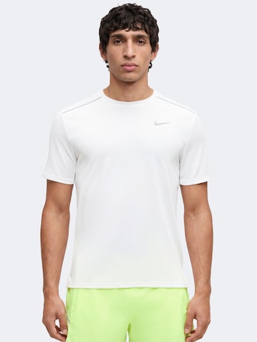 Tricou funcțional 'MILER' de la NIKE pe alb: față
