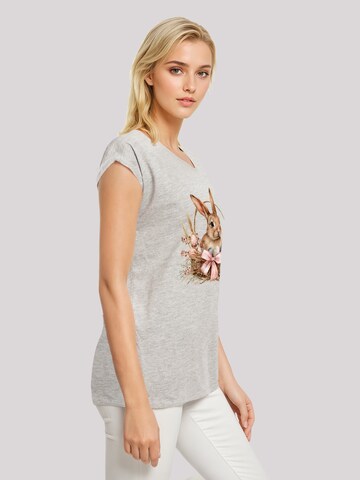T-shirt 'Osterhasen Korb Dekor' F4NT4STIC en gris