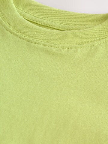 Tricou de la Next pe verde