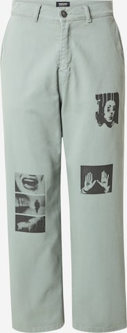 Loosefit Pantalon 'TOO MANY RULES' Kaotiko en vert : devant