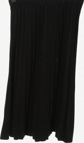 Reserved Skirt in S in Black: front