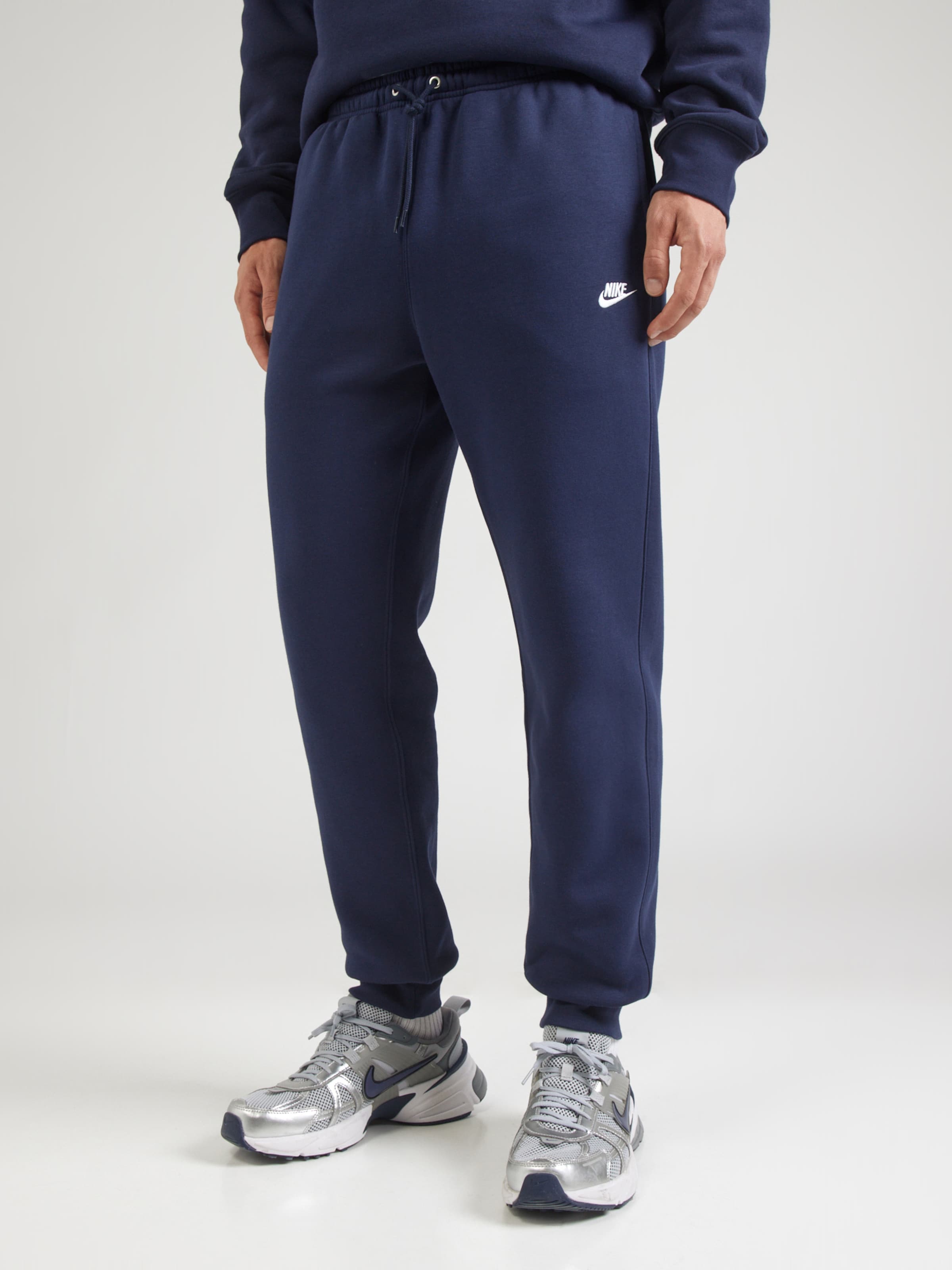 tapered leg joggers nike