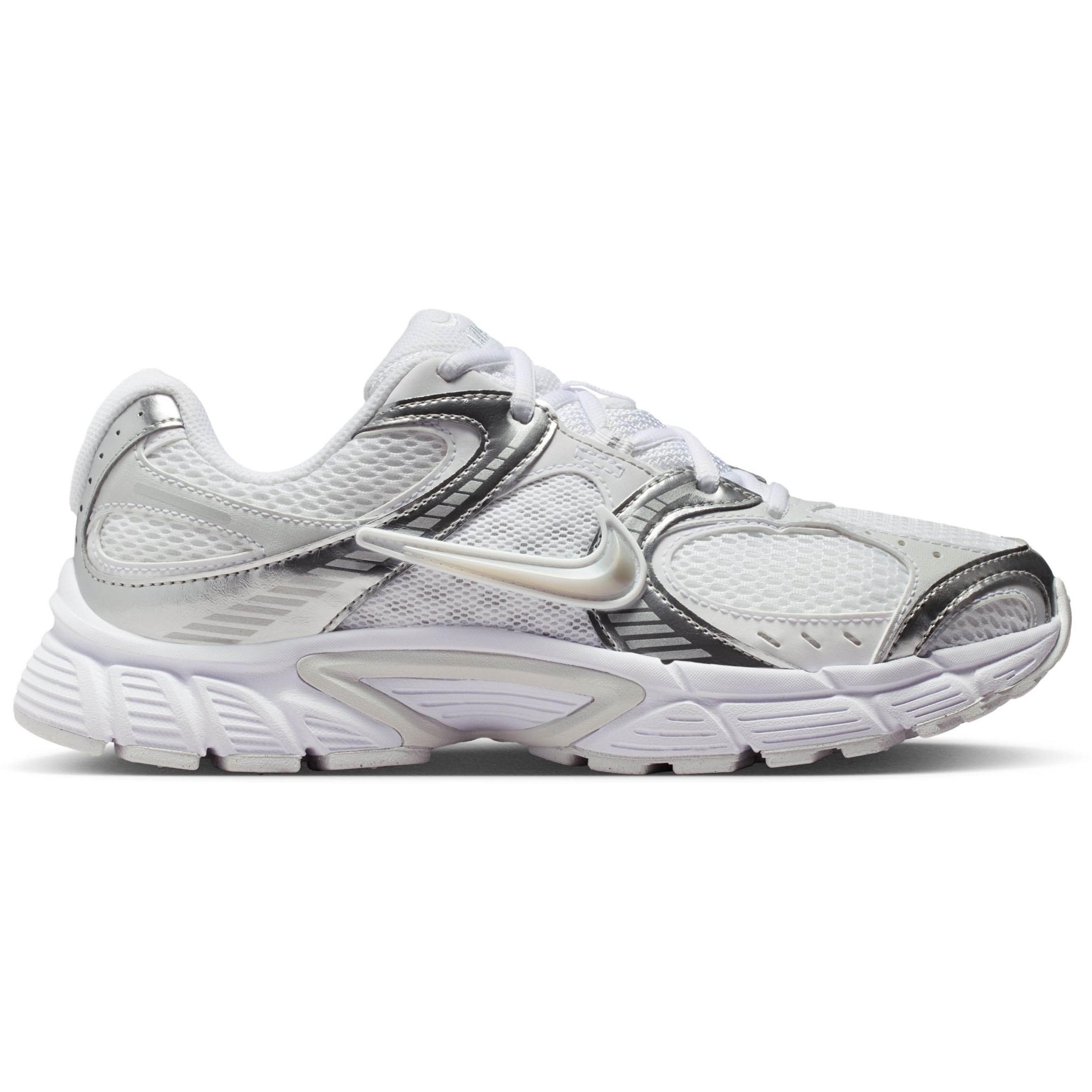NIKE Sneakers ' V5 RNR' in Beige