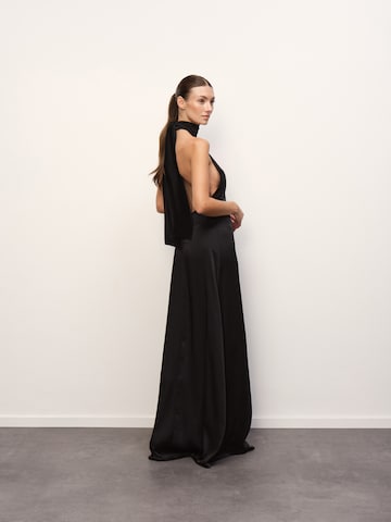 RÆRE by Lorena Rae Вечерна рокля 'Ileya' в черно