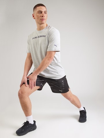 Tricou funcțional de la PUMA pe gri