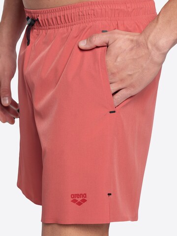 ARENA Beach Short 'EVO' in Rot