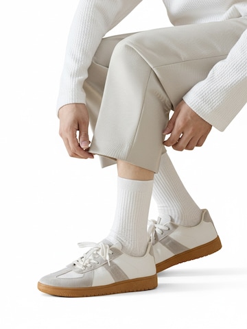 Millo Socken 'Cosy Steps'‌‌‌‌‌‌‌ in Weiß