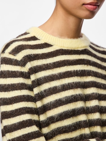 Pull-over 'PCALLIE' PIECES en marron