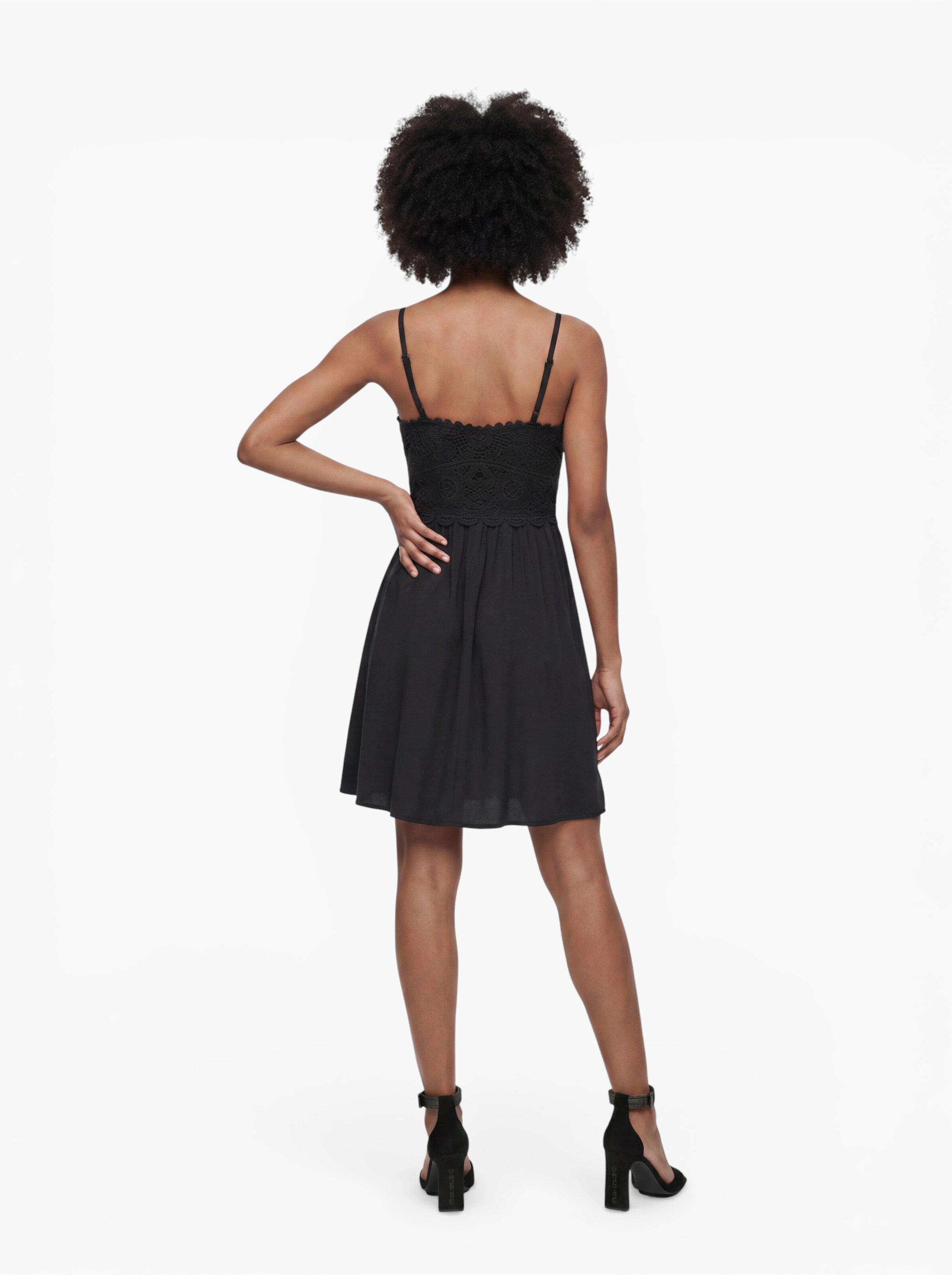 Robe d’été 'ONLHONEY' ONLY en noir