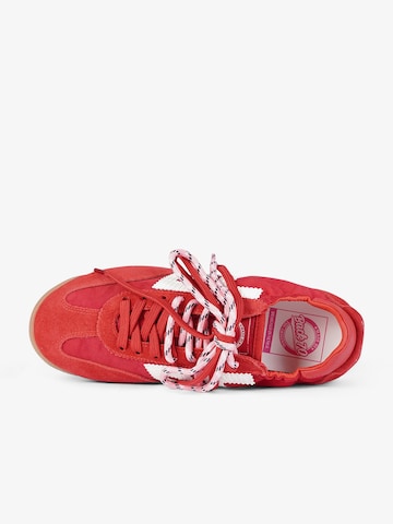 Sneaker bassa di Back70 in rosso
