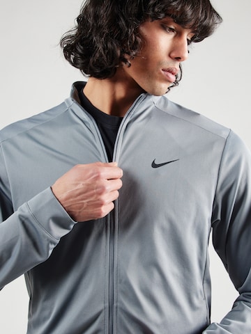 NIKE Спортивная кофта 'TOTALITY' в Серый