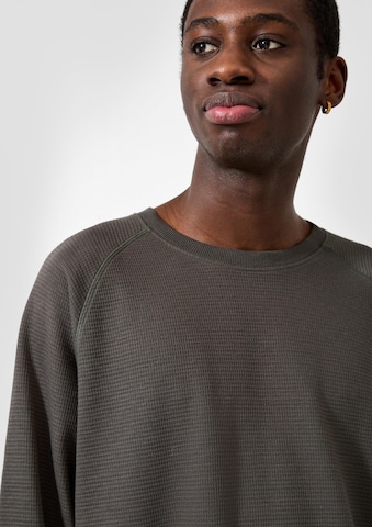 T-Shirt QS en gris : devant