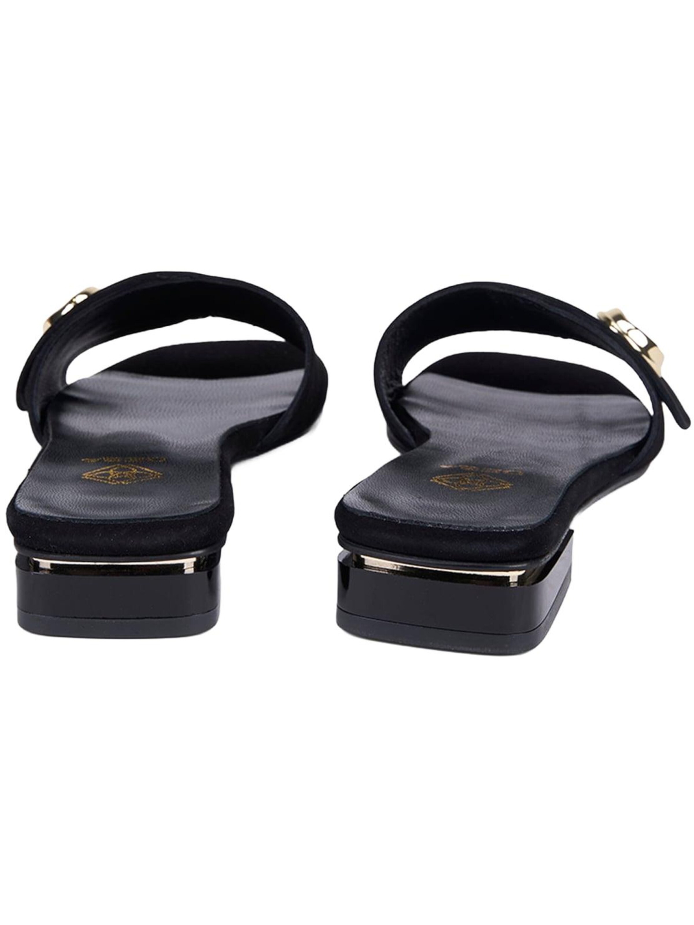Desa Mule in Black