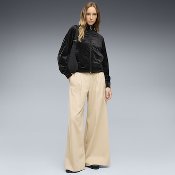 PUMA Sportjacke in Schwarz