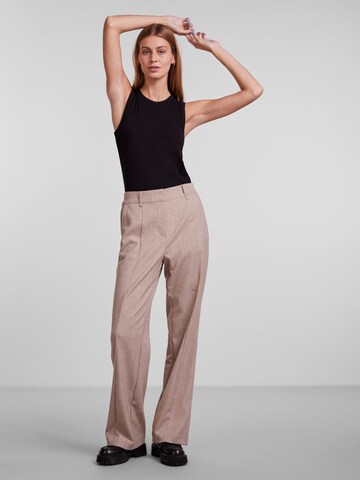 Regular Pantalon à plis 'Komio' Y.A.S en beige