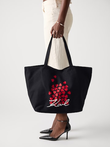 Karl Lagerfeld Ostoskassi 'HEARTS' värissä musta: etupuoli