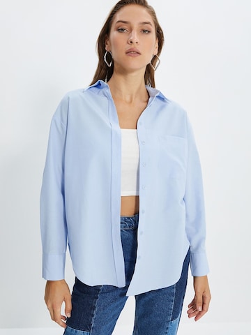 Trendyol Bluse in Blau: Vorderseite