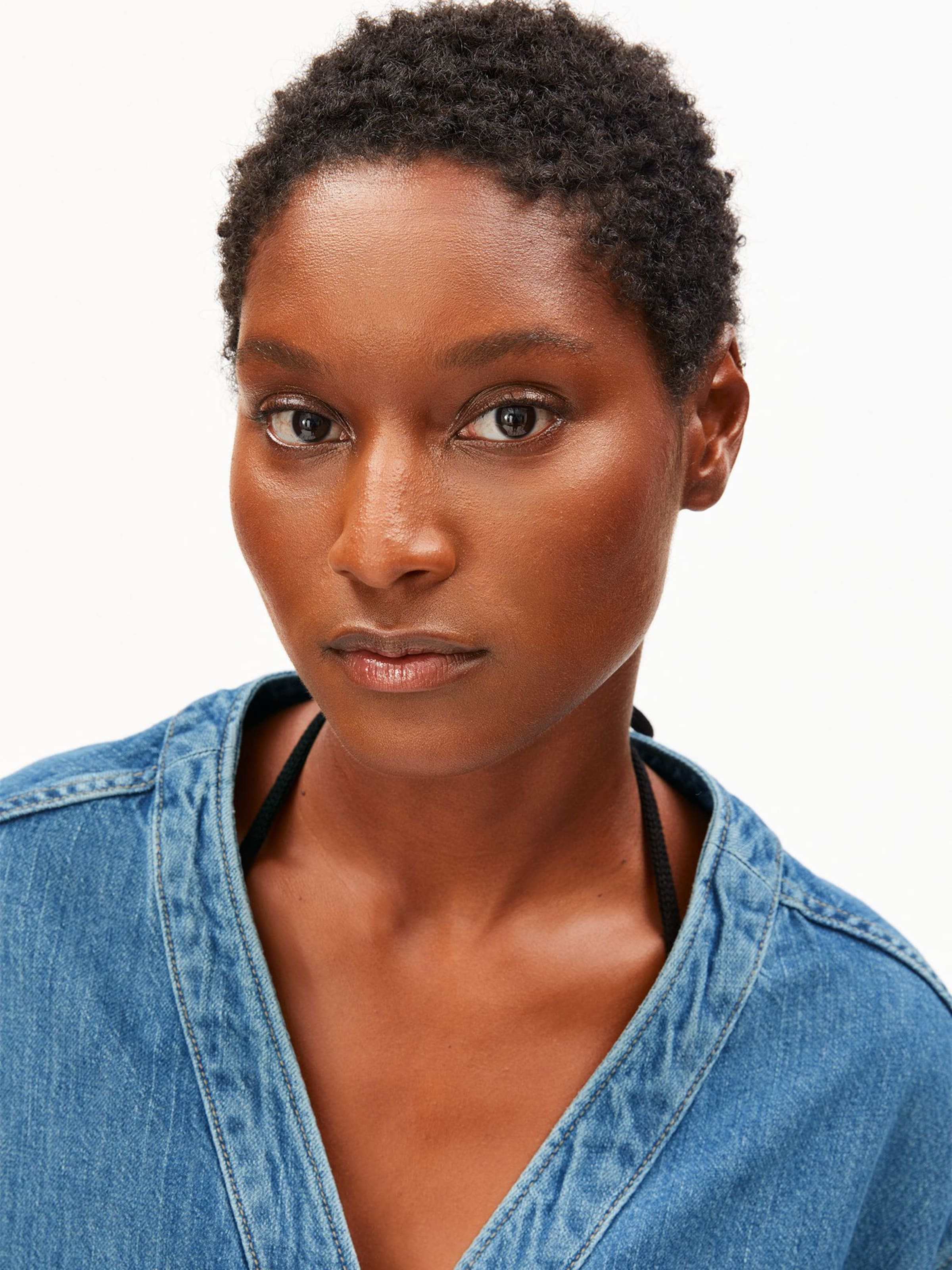 ARMEDANGELS Between-season jacket in Blue: front