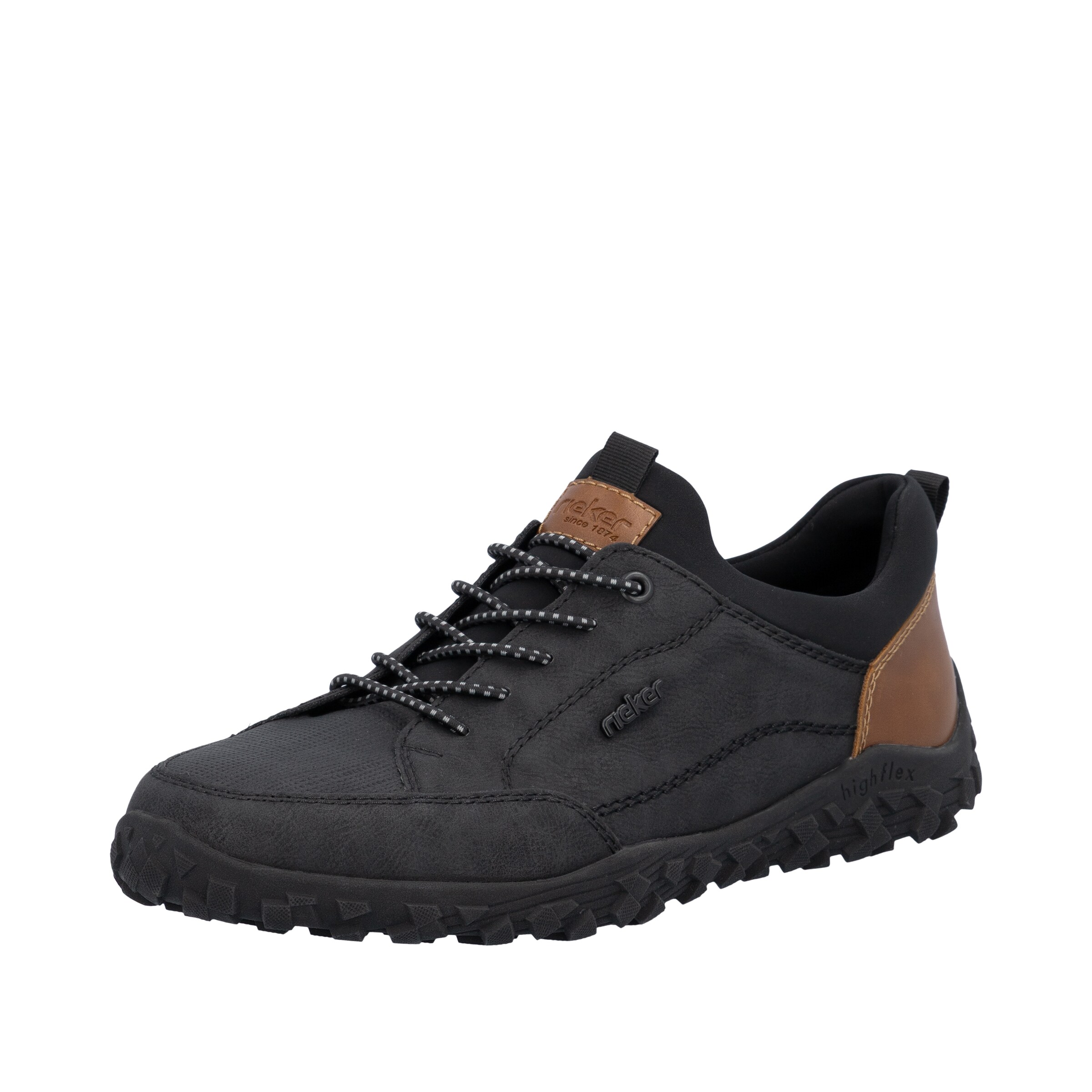 Baskets basses Rieker en noir : devant