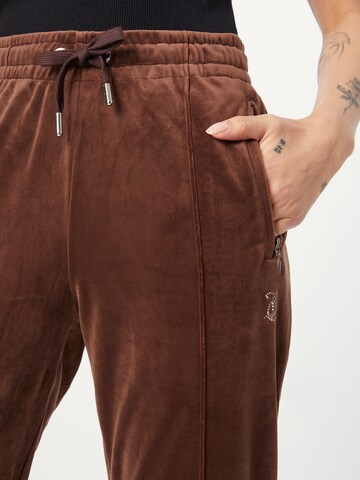 Loosefit Pantaloni 'Tina' di Juicy Couture in marrone