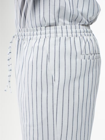 ABOUT YOU x Kevin Trapp Normalny krój Spodnie 'Victor' w kolorze biały