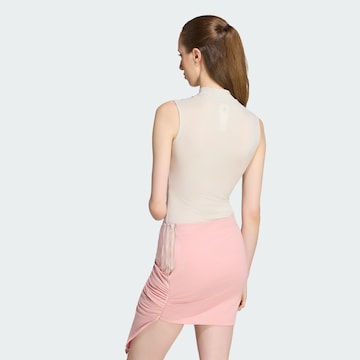 ADIDAS ORIGINALS - Body camiseta 'Adidas x Jennie' en beige