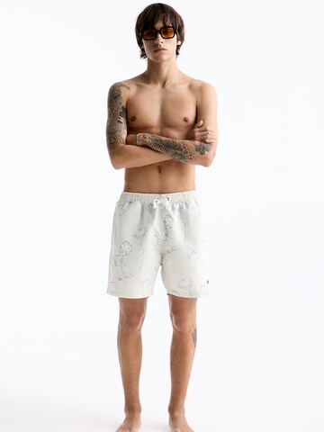 Shorts de bain Pull&Bear en gris