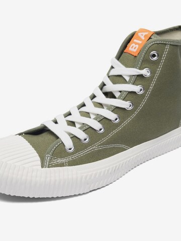 Bianco High-Top Sneakers in Green