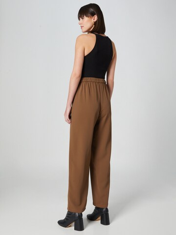Guido Maria Kretschmer Collection - Pantalón plisado 'Nola' en marrón