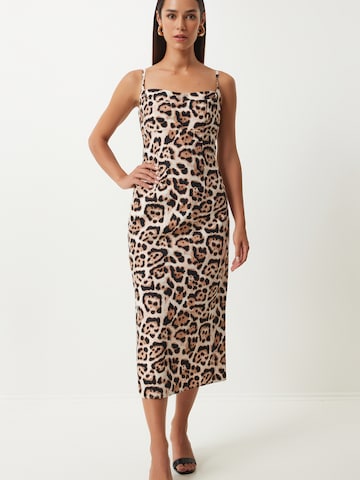 Abito di Happiness İstanbul in nero: frontale