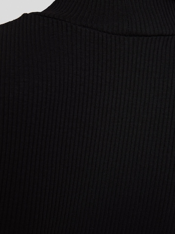 BershkaPletena haljina - crna boja