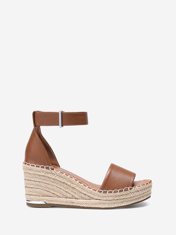 Dream Pairs Sandals in Brown