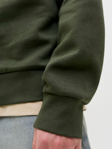 JACK & JONES Sweatshirt in Groen