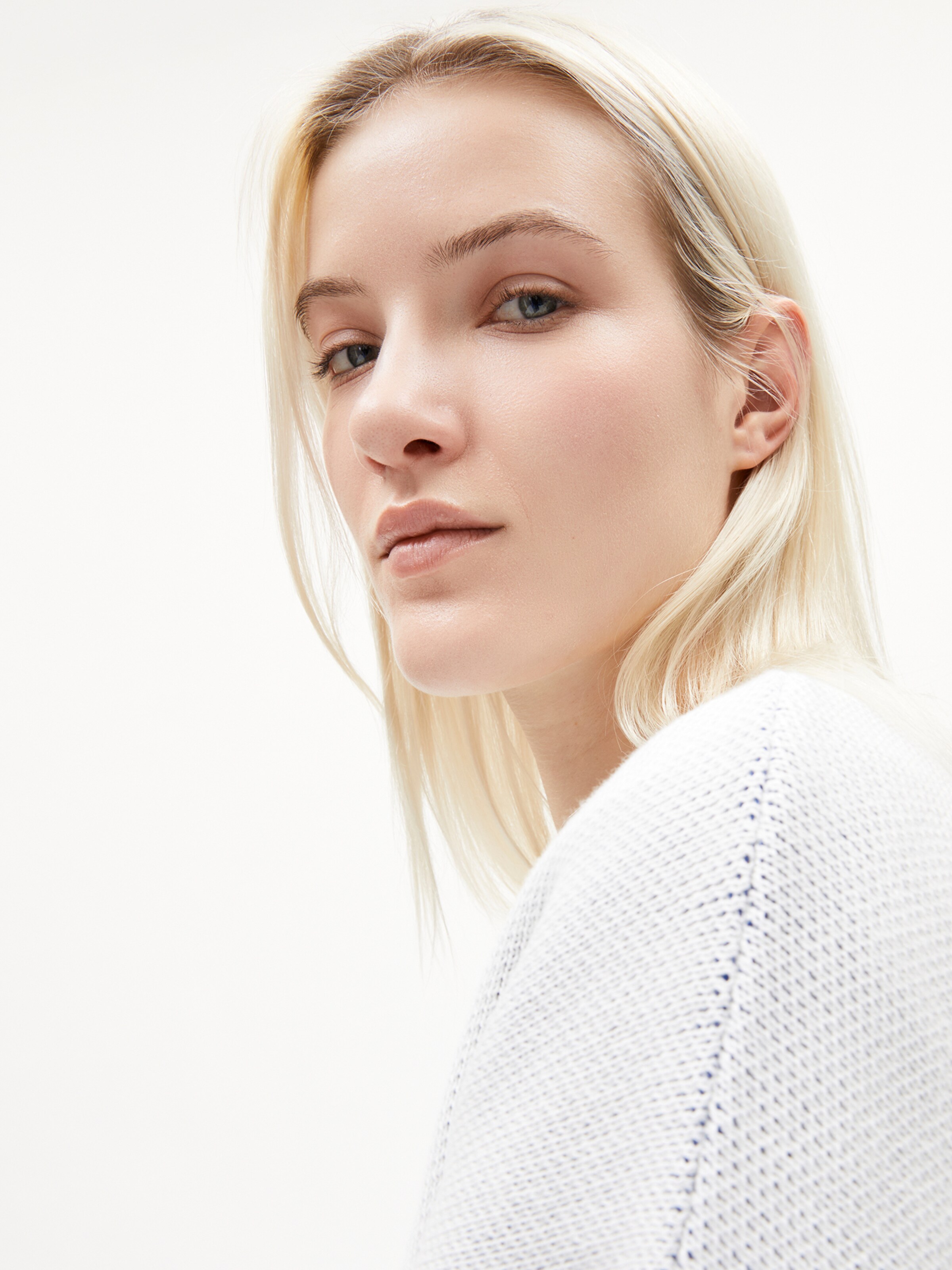 ARMEDANGELS Strickpullover ' OLESSYAA CLOVER ' in Blau