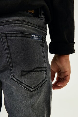 GARCIA Regular Jeans in Schwarz