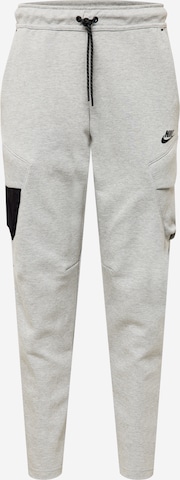 Nike Sportswear Slimfit Bukser i grå: forside