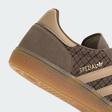 ADIDAS ORIGINALS - Sapatilhas baixas 'Spezial' em castanho