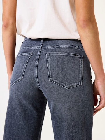 GARCIA Slimfit Farkut 'Celia' värissä sininen