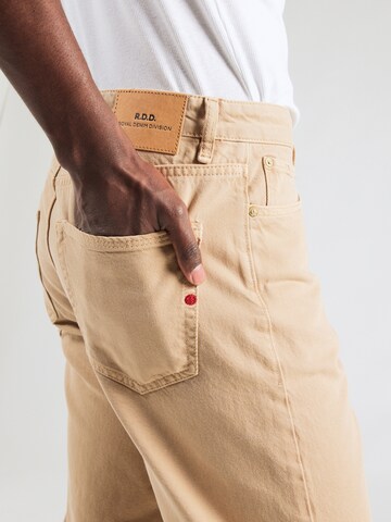 R.D.D. ROYAL DENIM DIVISION - Loosefit Vaquero en gris