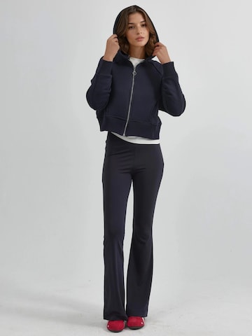 Sweat-shirt 'Kapuzenpullover' Hiccup en bleu