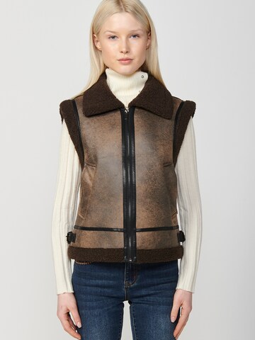 KOROSHI Vest in Brown: front