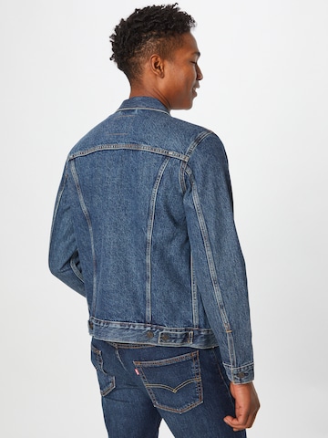 LEVI'S ® Kurtka przejściowa 'The Trucker Jacket' w kolorze niebieski