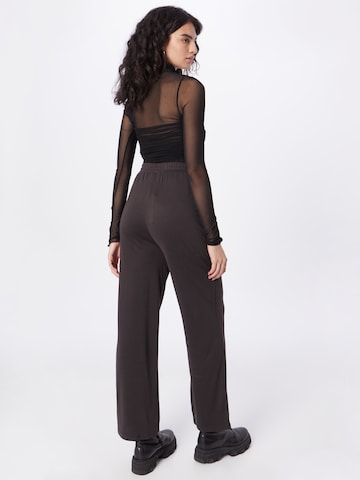 ABOUT YOU Wide leg Broek 'HEGE' in Grijs