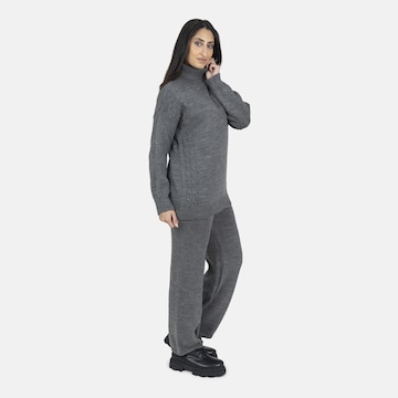 Elara Huispak in Grijs