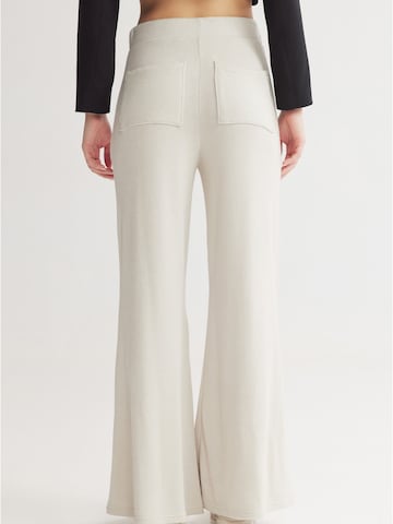évasé Pantalon 'Frosty' 4TAILORS en blanc