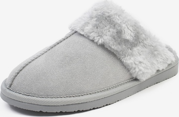 Pantoufle 'Chesney' Minnetonka en gris : devant