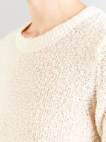 QS - Pullover em bege