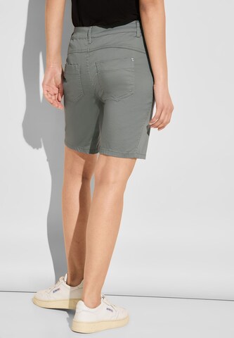 STREET ONE Regular Hose in Grün