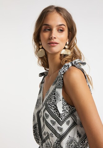 Abito di IZIA in bianco